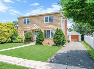 1036 Washington Ave, Westbury, NY 11590