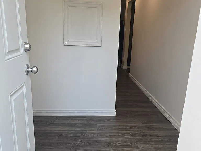 208 English Ln — Photo 4