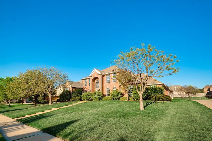 1st image of 1305 Camberley Ct