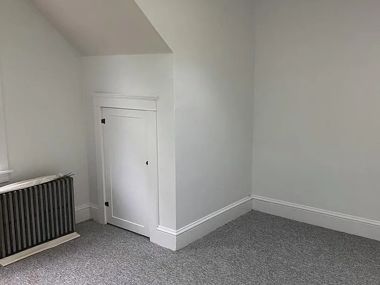 Smaller bedroom