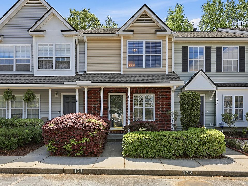 1st image of 121 Hornby Cir