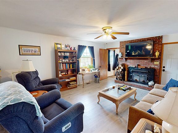 5th image of 8095 Smiths Grove Scottsville Rd
