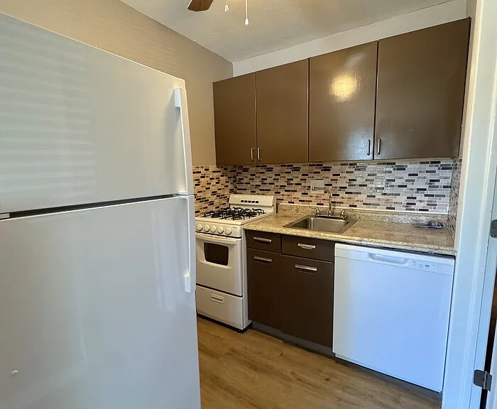 160 N Sylvan Ave #3 — Photo 6