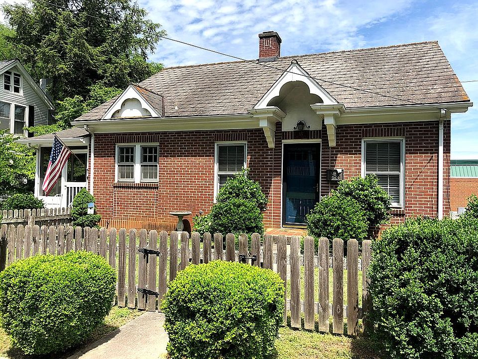 1st image of 127 W Goddard Ave