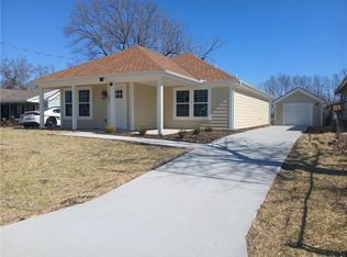 1893 S Tremont St, Kansas City, KS 66103
