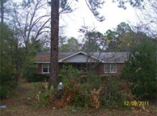 107 Northwood Dr, Fitzgerald, GA 31750