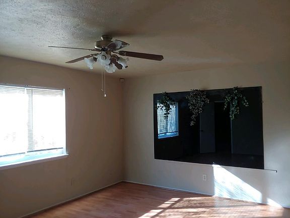 5th image of 2618 Southland St
