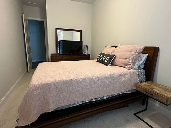 5th image of 629 Stickley Oak Way
