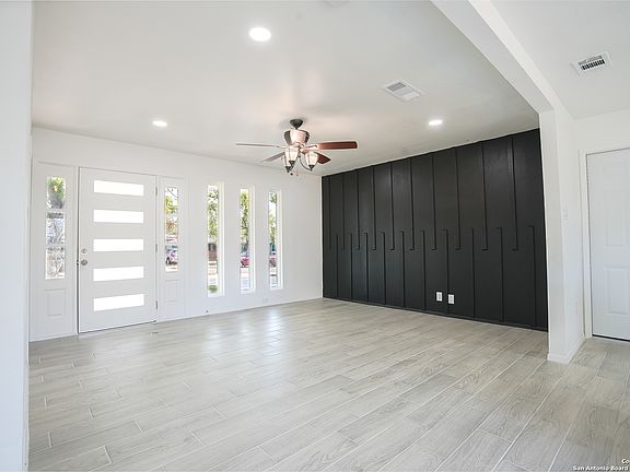5th image of 139 MEADOW VALLEY ST