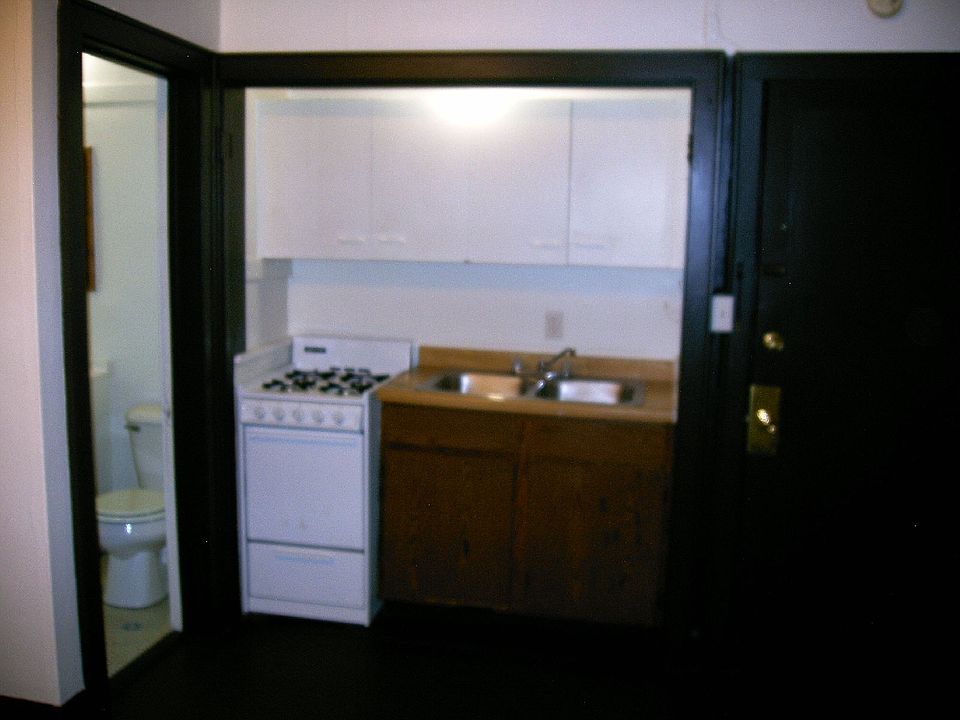 1st image of 2920-22 N Bremen St #11519328