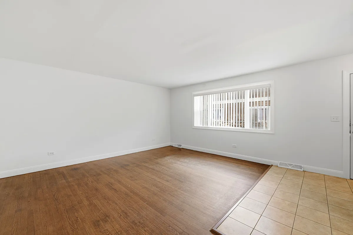Building Photo - 2028 Williamsburg Dr #D104