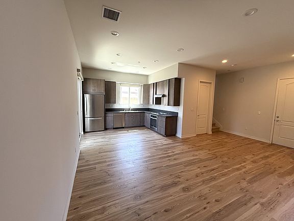 4th image of 17910 Jersey Ave Unit E