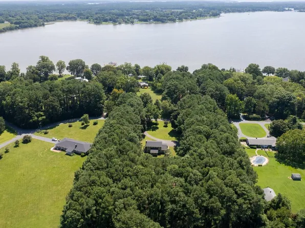 8235 Ingleton Cir, Easton, MD 21601