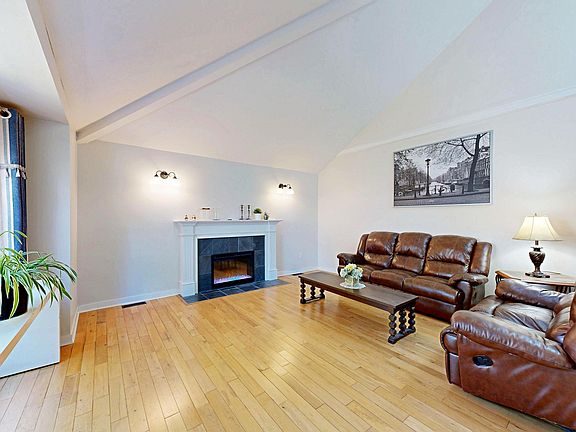 4th image of 10285 167th St