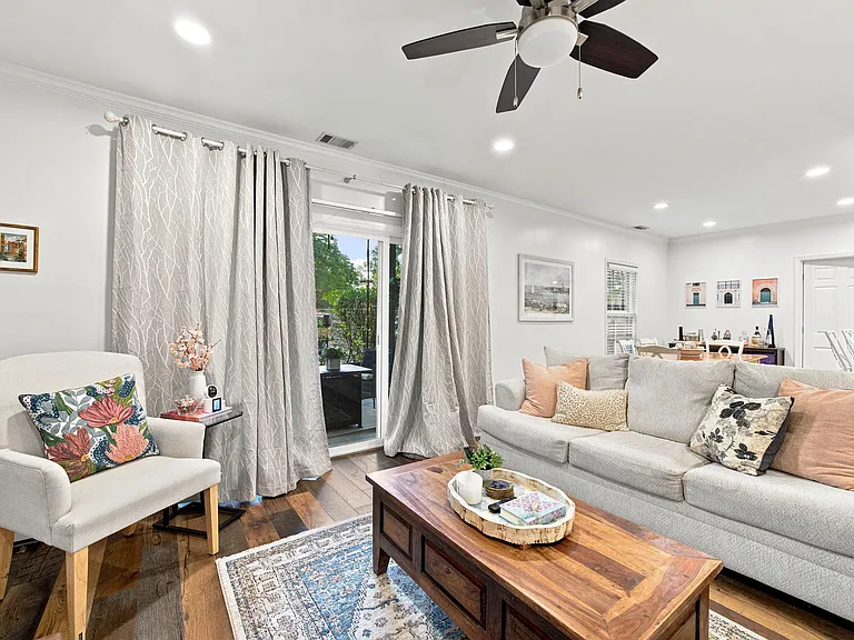 3200 Selwyn Farms Ln #1 — Photo 6