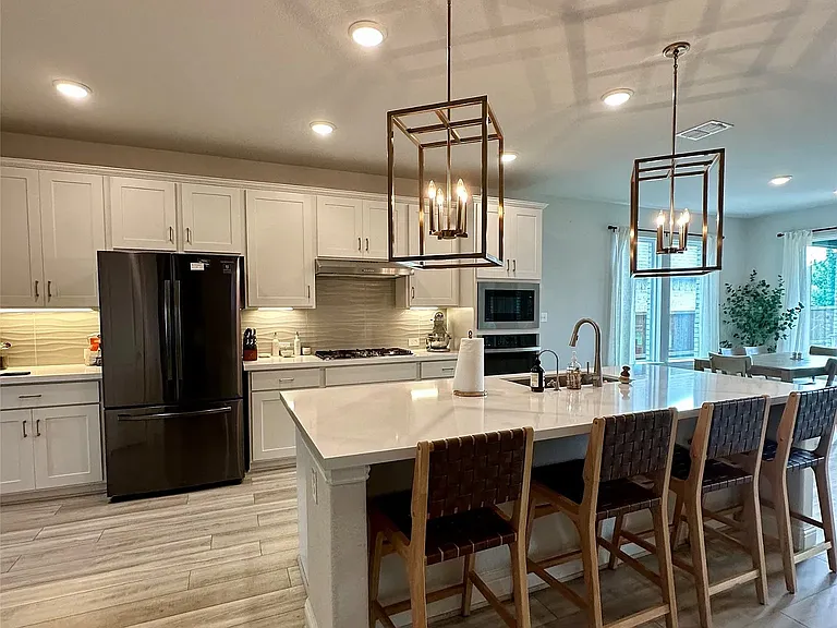 136 Glenwood Dr — Photo 8