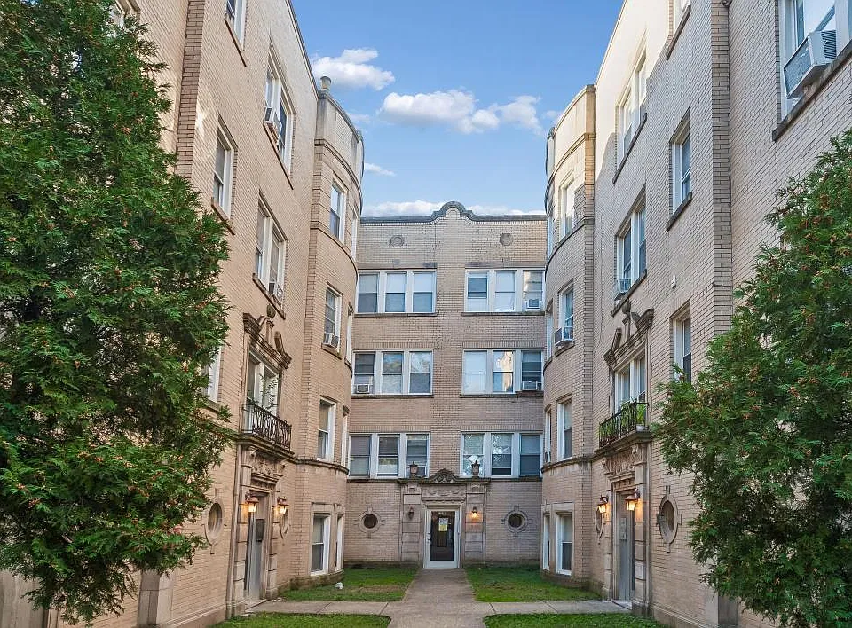 2757 W Arthur Ave #3