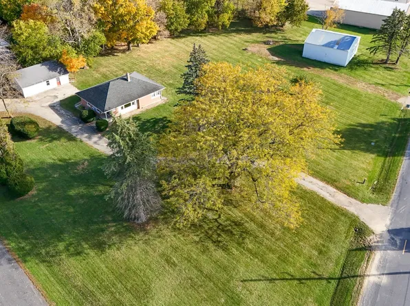 124 W Brown St, Franklin Grove, IL 61031