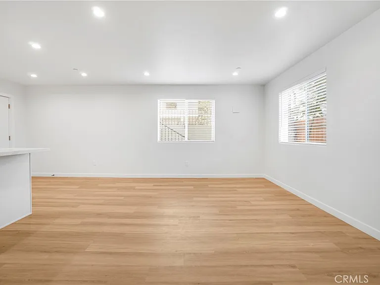 16120 Haynes St — Photo 22