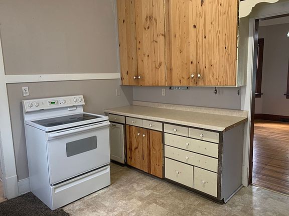 3rd image of 1105 7th St N #7