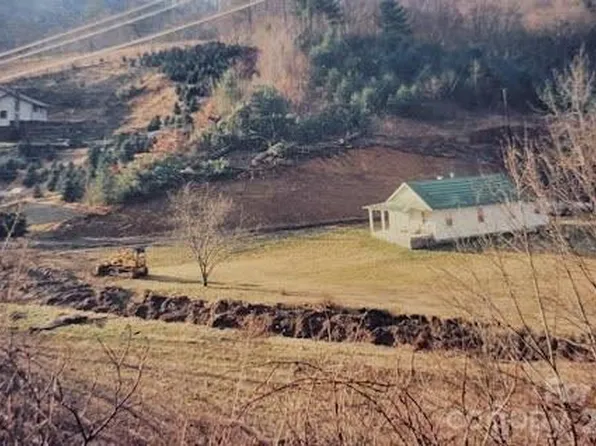 530 Mine Creek Rd, Bakersville, NC 28705