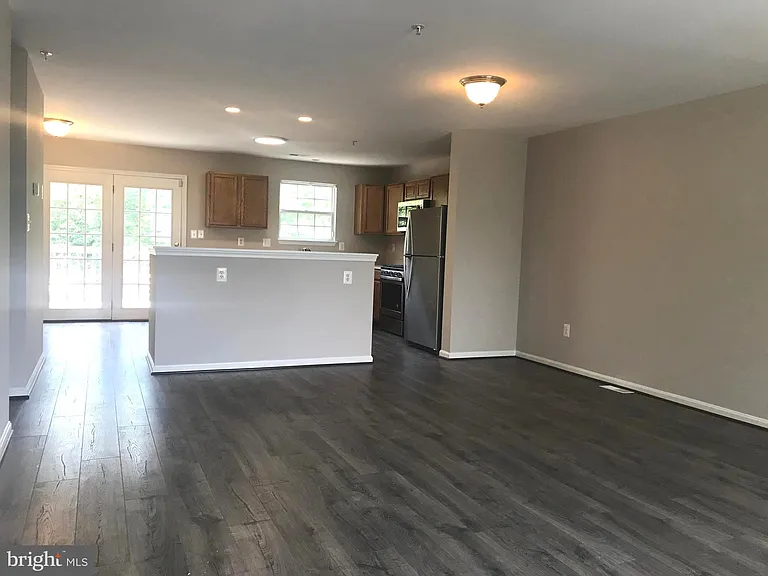 8805 Goose Landing Cir — Photo 5