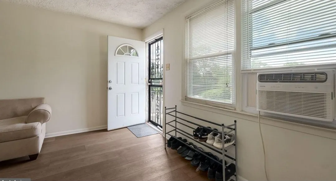 2 bed, $1,600 — Photo 4