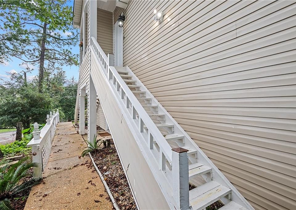 1st image of 110 5th St Unit 203C