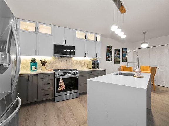 5th image of 9515 Woodbine St #3