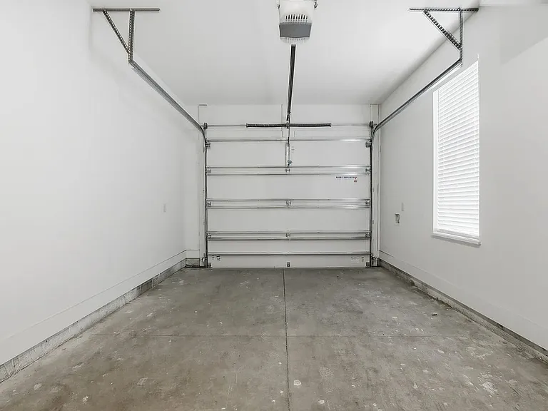 Luxury New Construction Rental Near Starland, SCAD & Ardsley Park with Garage and Private Courtyard — Photo 20