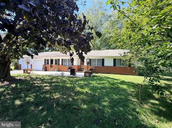 1453 E Denneys Rd, Dover, DE 19901