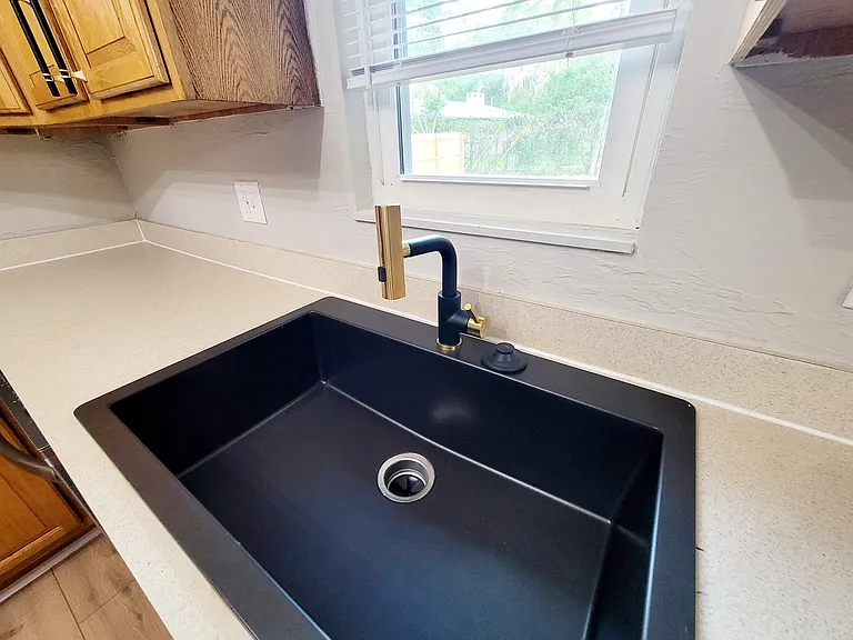 3116 W University Ave — Photo 22