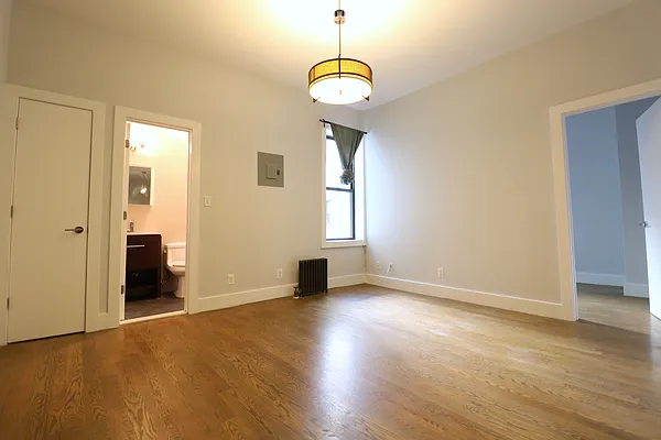 Rented by Nooklyn NYC LLC | media 28