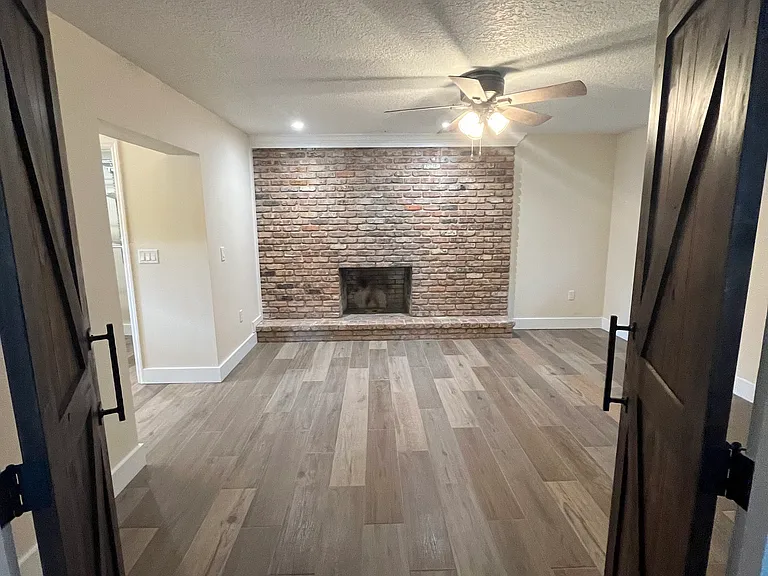 102 Driftwood Ln — Photo 9