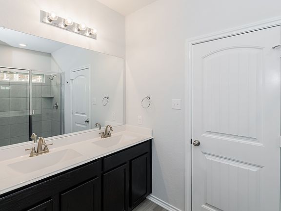 Vista Ridge - Sabrina Interior Image 5