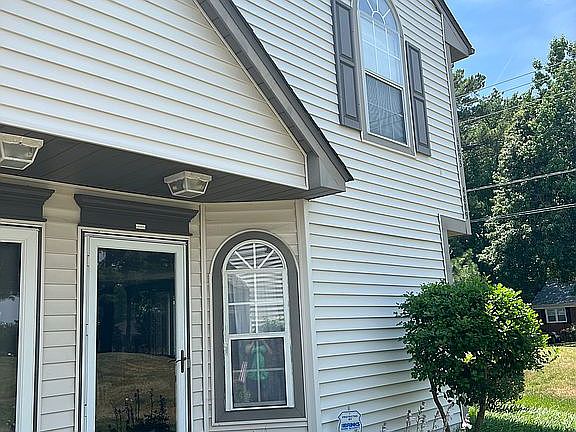 4th image of 4889 Shallowford Cir