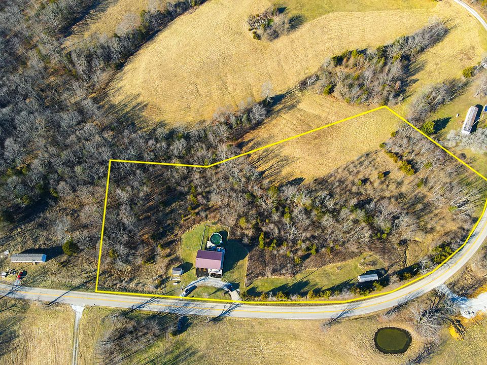 2nd image of 2160 Greenup Rd