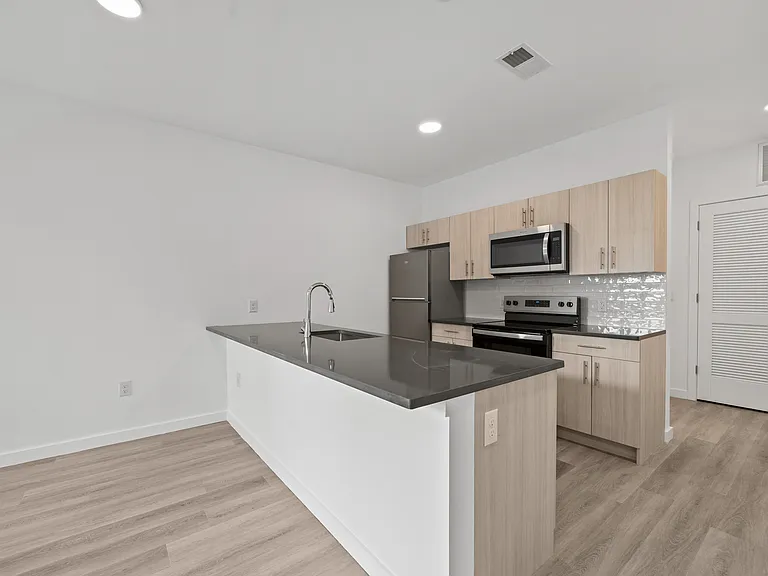 117-121 Prospect Ave #510 — Photo 4