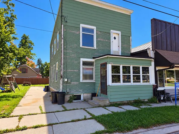 6063 S Railroad STREET, Burlington, WI 53105