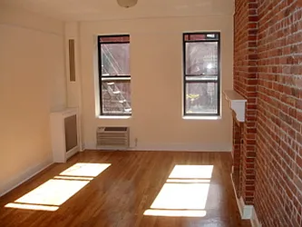 Rented by Metropolis Real Estate of Manhattan