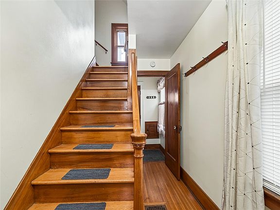 4th image of 112 Maplehurst Rd