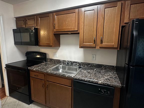 5th image of 1439 N Forbes Rd #102
