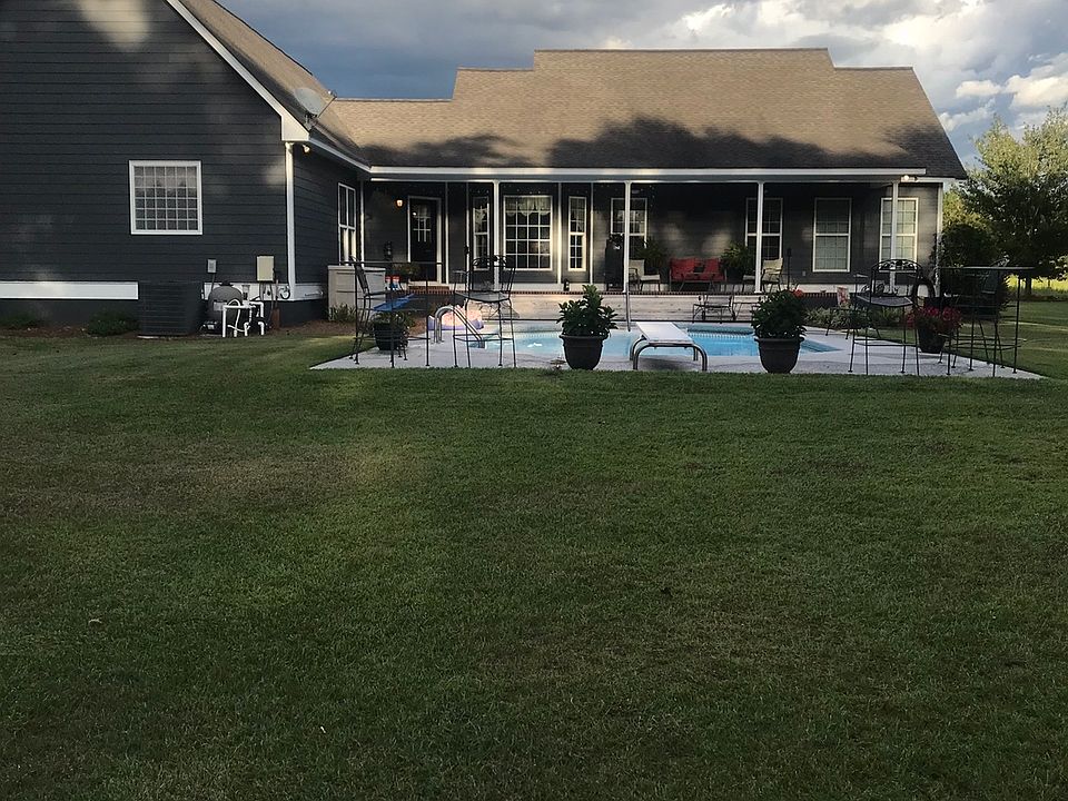 2nd image of 279 Meadow Wood Dr