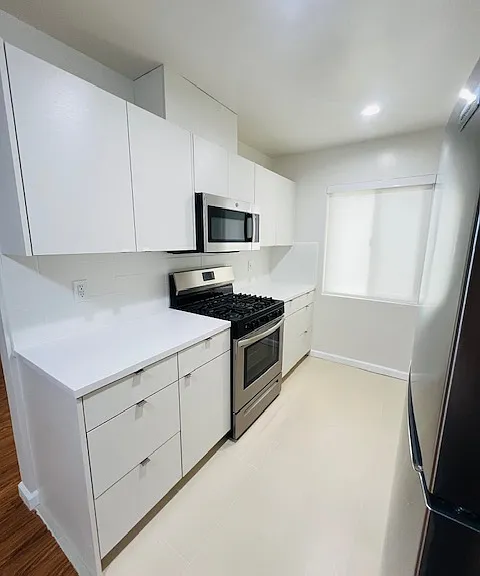 11645 Mayfield Ave #5 — Photo 7