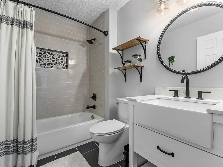1380 Monticello Dr — Photo 15