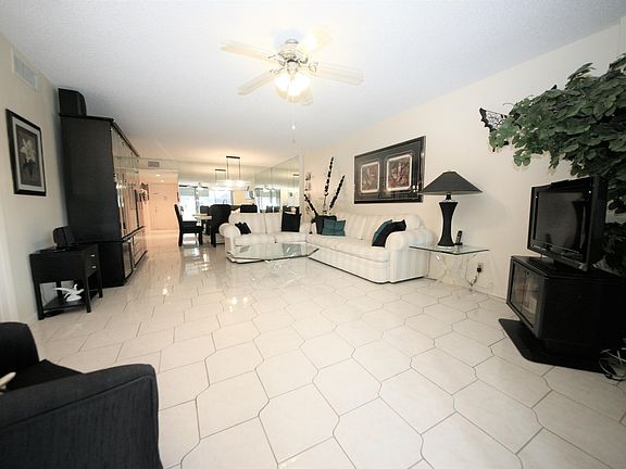 5th image of 15461 Pembridge Dr APT 107