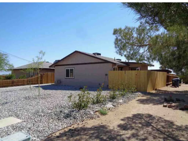 118 S Gateway Blvd #A — Photo 5