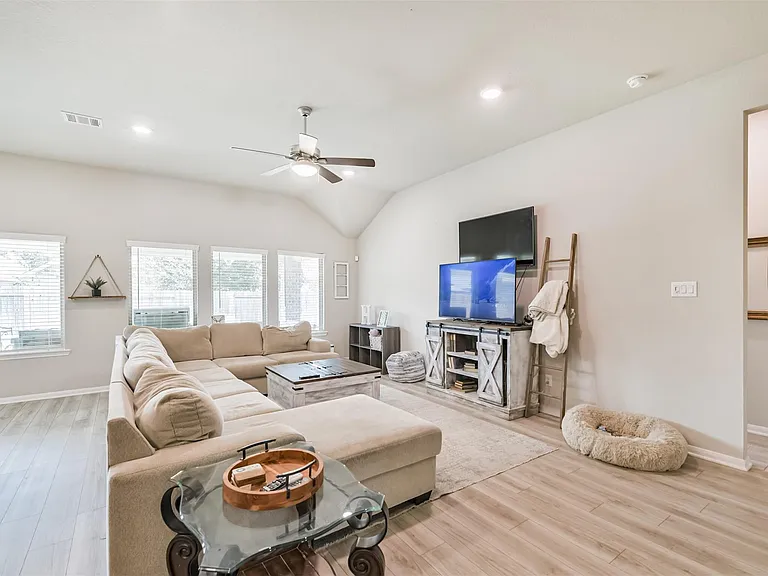 18906 Sorrento Point Dr — Photo 16