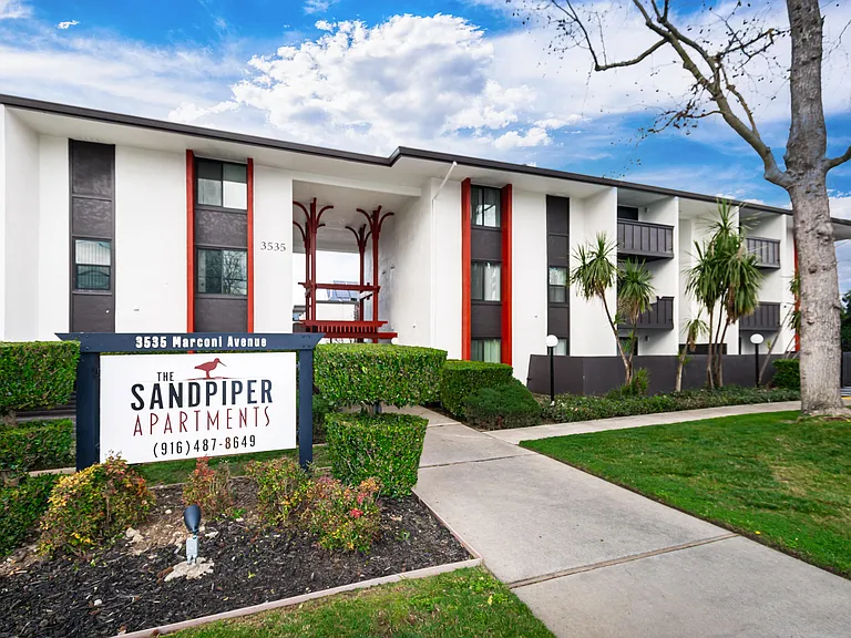 Sandpiper Apartments — Photo 6