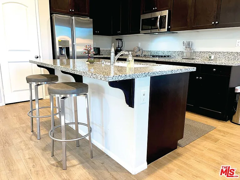 42720 Azure St — Photo 10